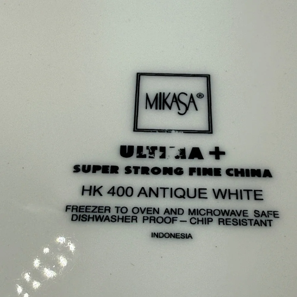 Mikasa Ultima+ Antique White HK 400 Salad Plate Scalloped Fine China 8.50in